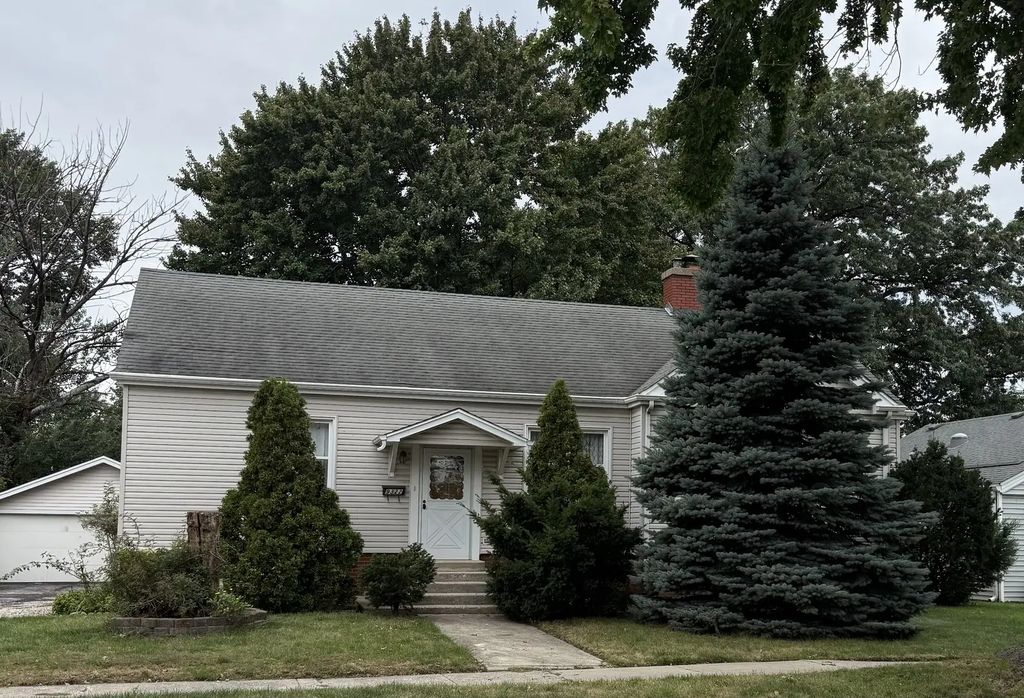 9322 S 49th Avenue, Oak Lawn