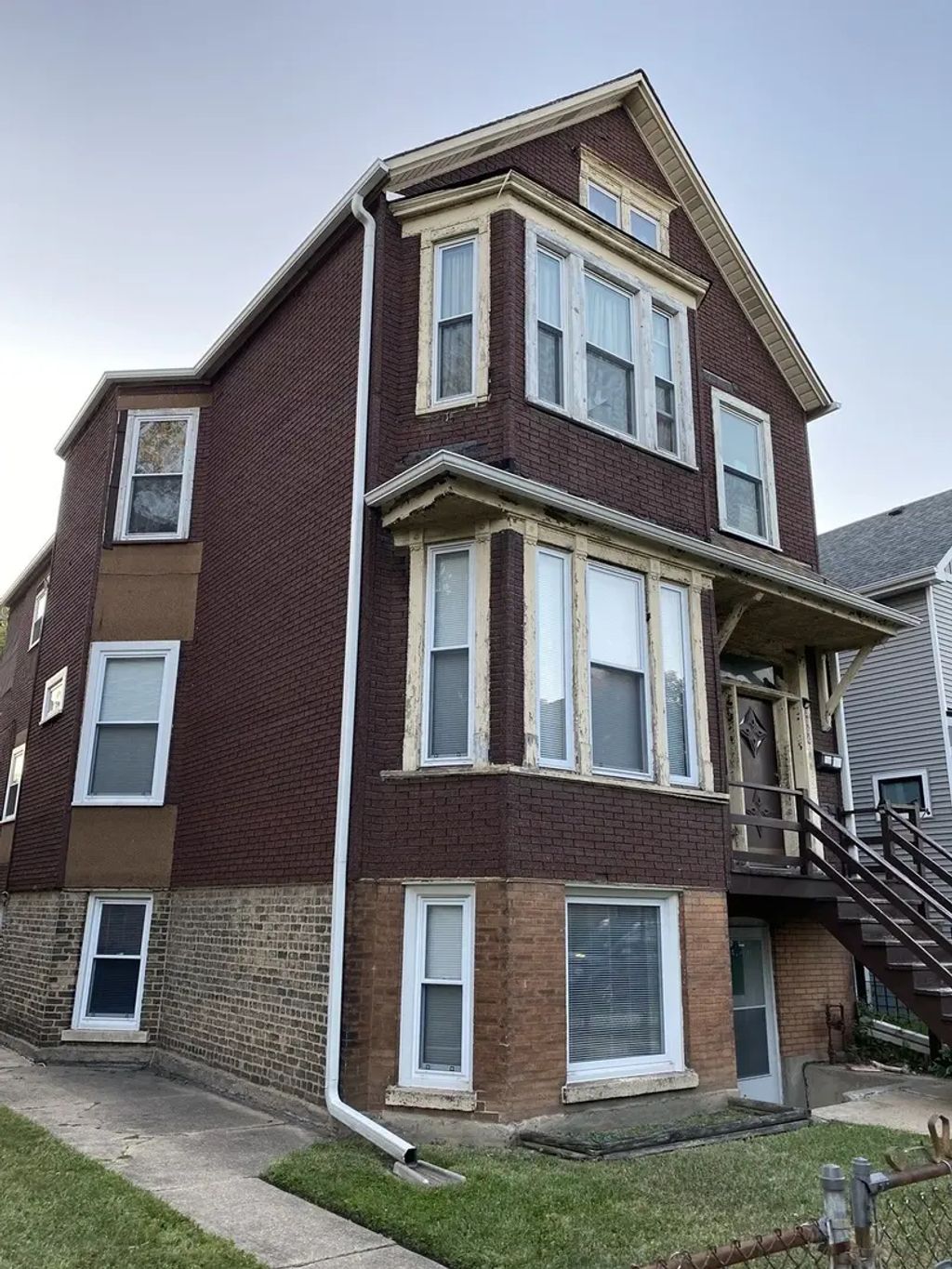3304 N Albany Avenue, Chicago
