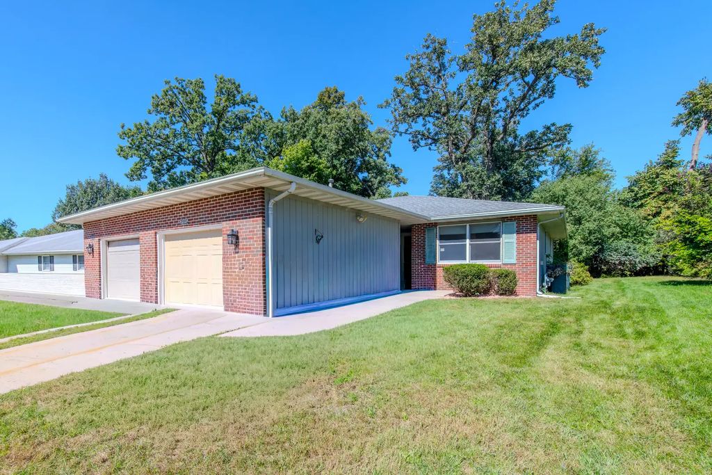 2516 Red Oak Trail, Crest Hill