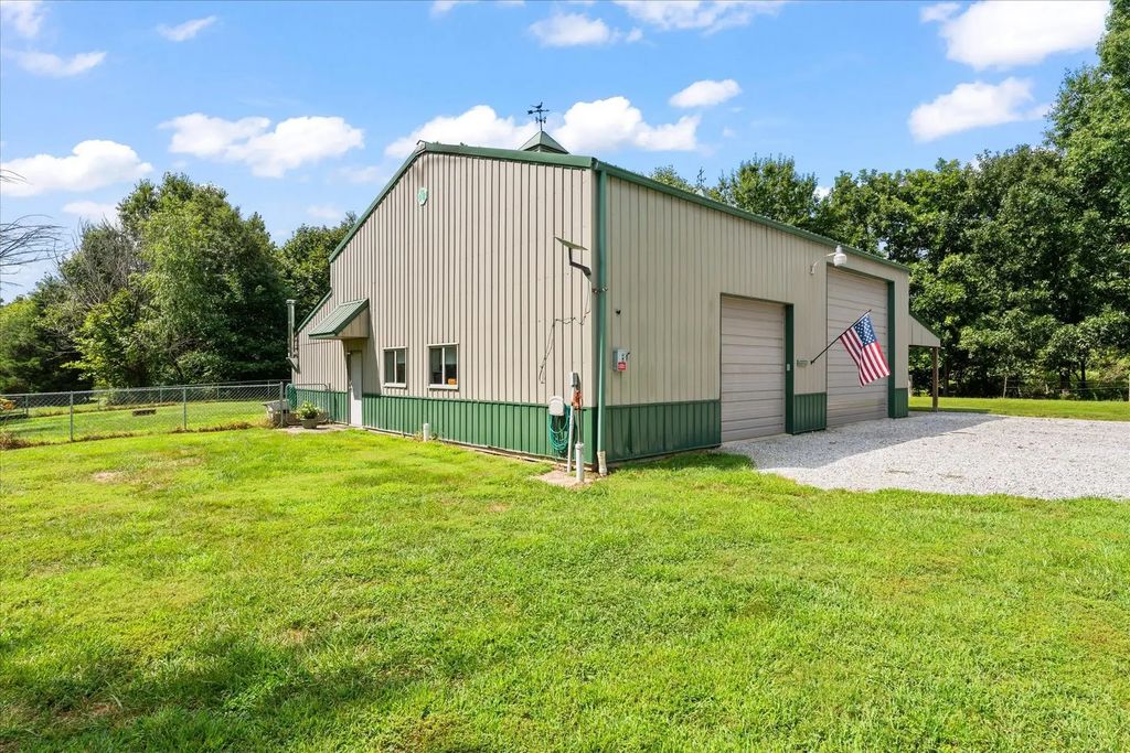 60 Acres On River Road, Kinmundy