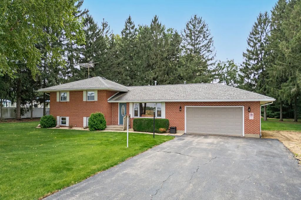 2292 N Leaf River Road, Mount Morris