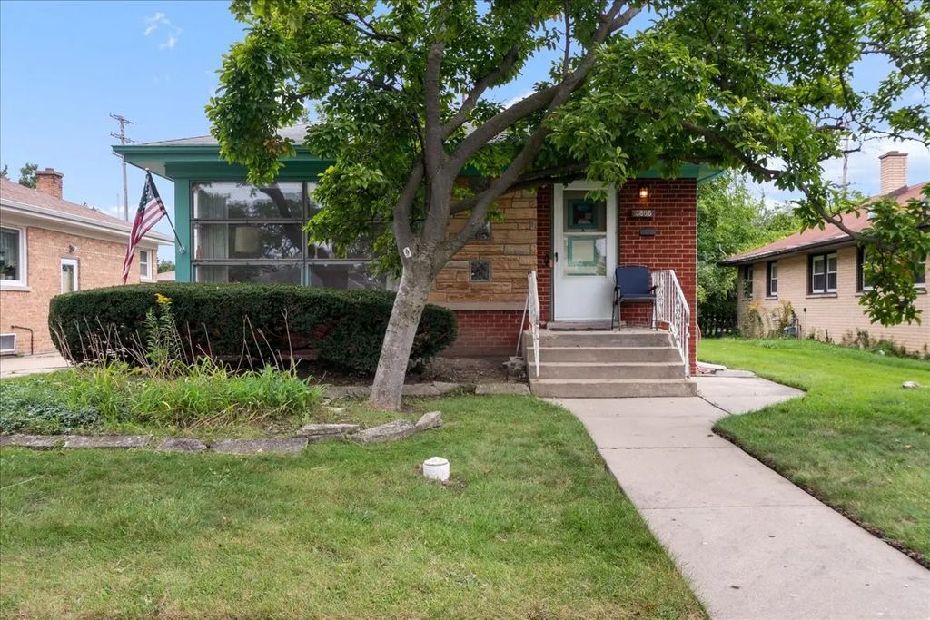 3806 Harvard Terrace, Skokie