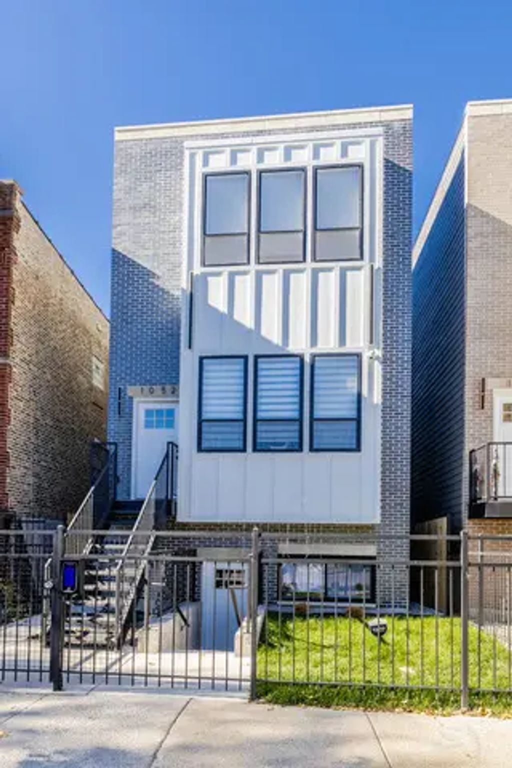1052 N Central Park Avenue, Chicago