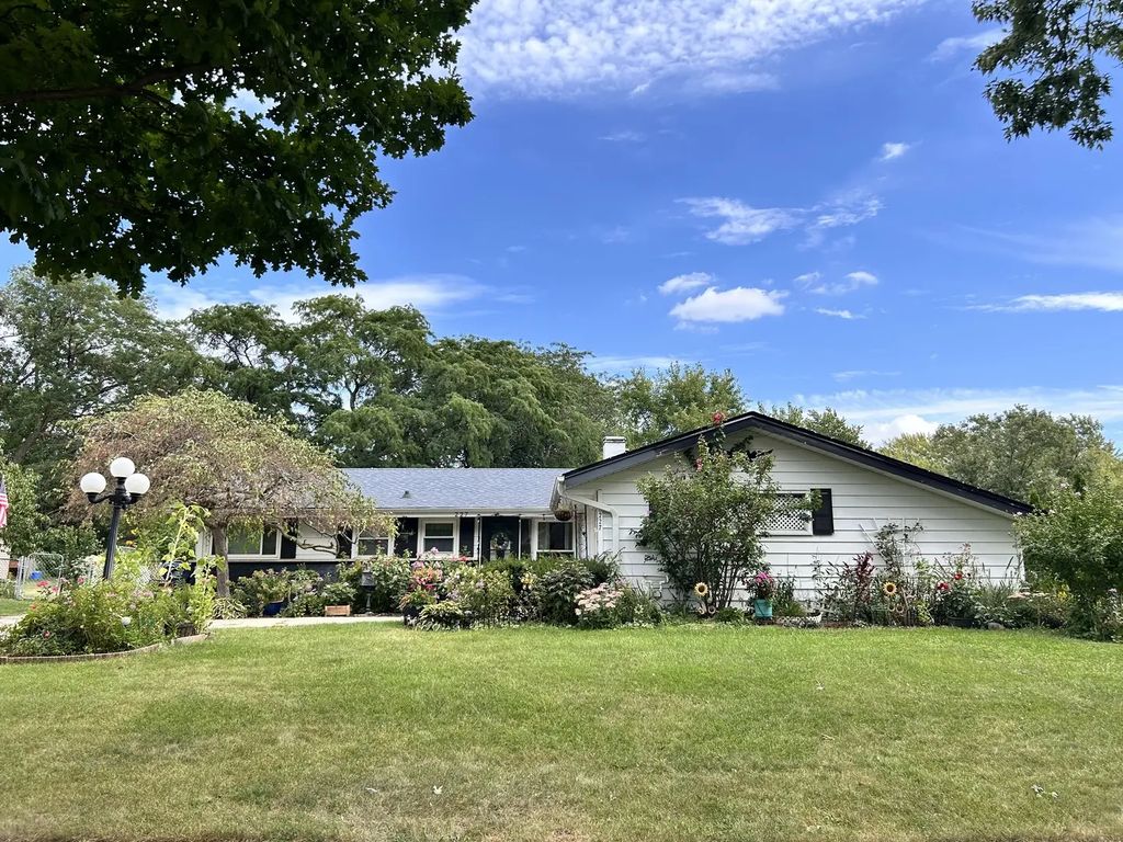 227 Wellesley Lane, Schaumburg