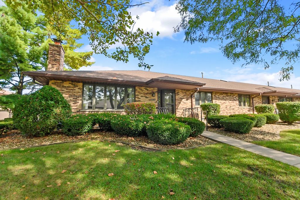 8316 Ashley Lane 1272, Tinley Park