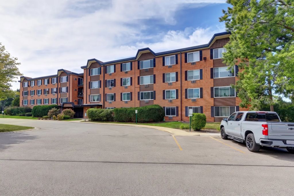1206 S New Wilke Road 403, Arlington Heights