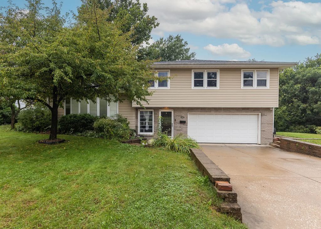 2715 8th Street, East Moline