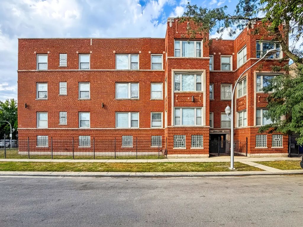 1942 E 72nd Place 2a, Chicago