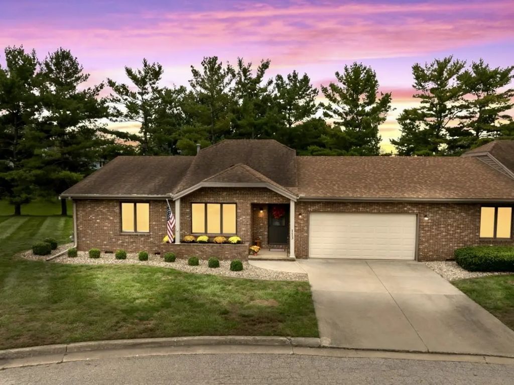 113 Manor Circle, Bloomington