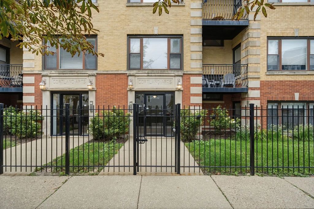 2700 W Cortland Avenue G, Chicago