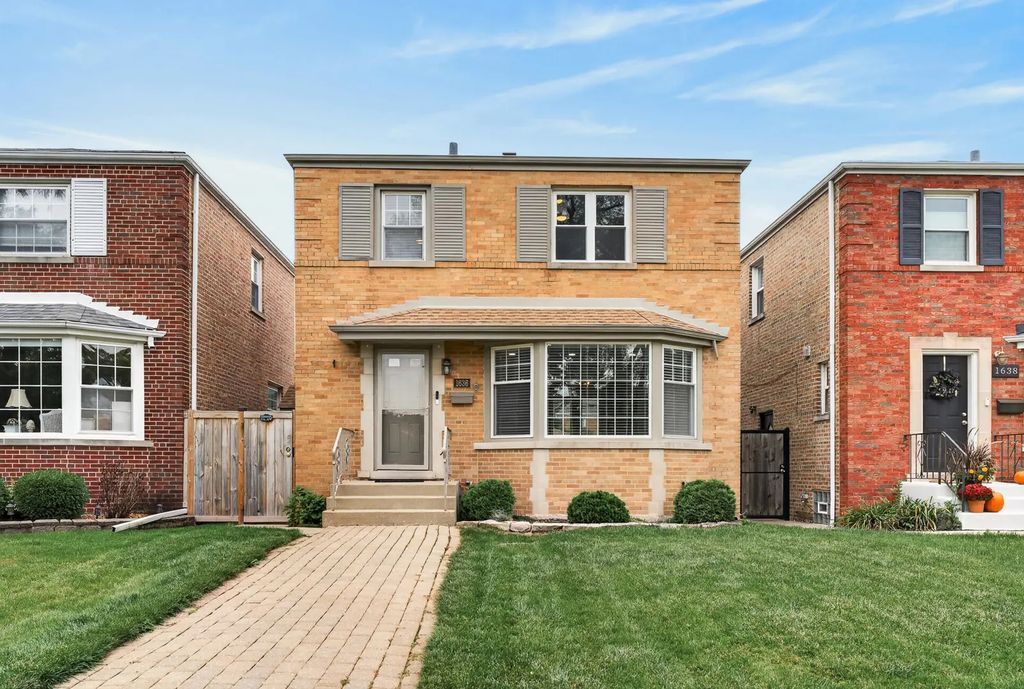1636 N 75th Court, Elmwood Park