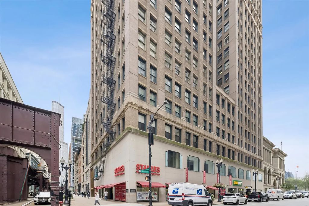 111 N Wabash Avenue 1216, Chicago