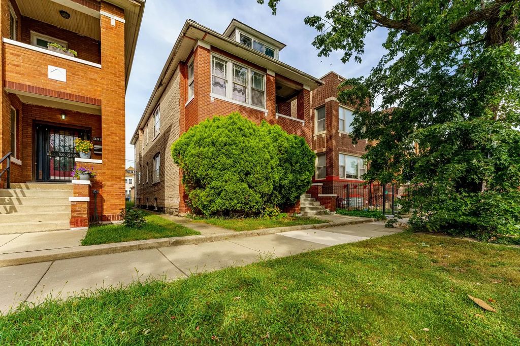 6734 S Maplewood Avenue, Chicago