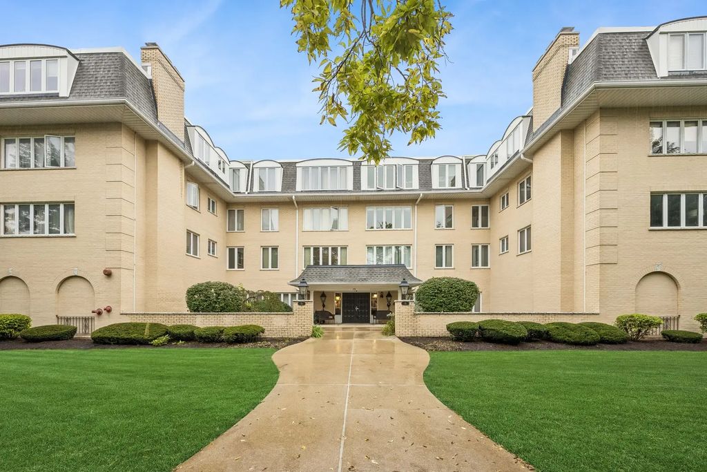 75 6th Avenue 108, La Grange