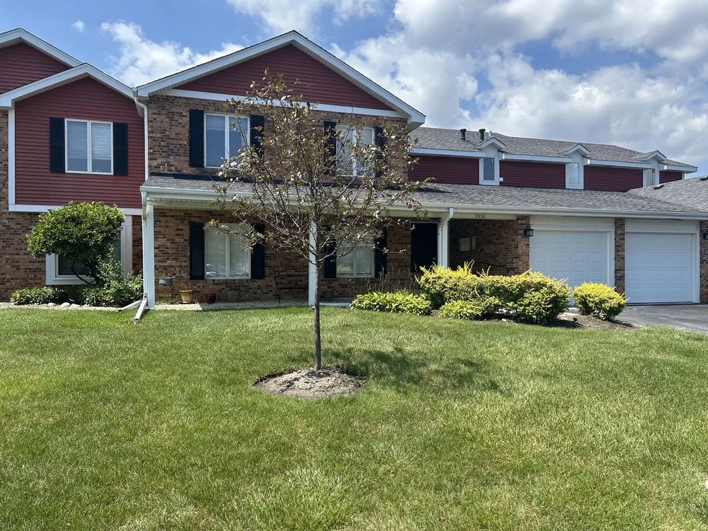 7236 Cottonwood Court A, Willowbrook