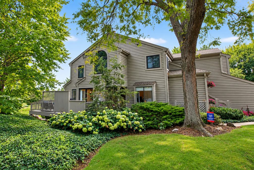 873 W Longmeadow Court, Lake Barrington