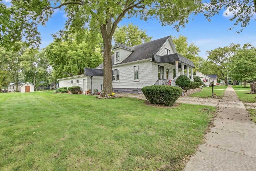 708 E Elm Street, Fairbury