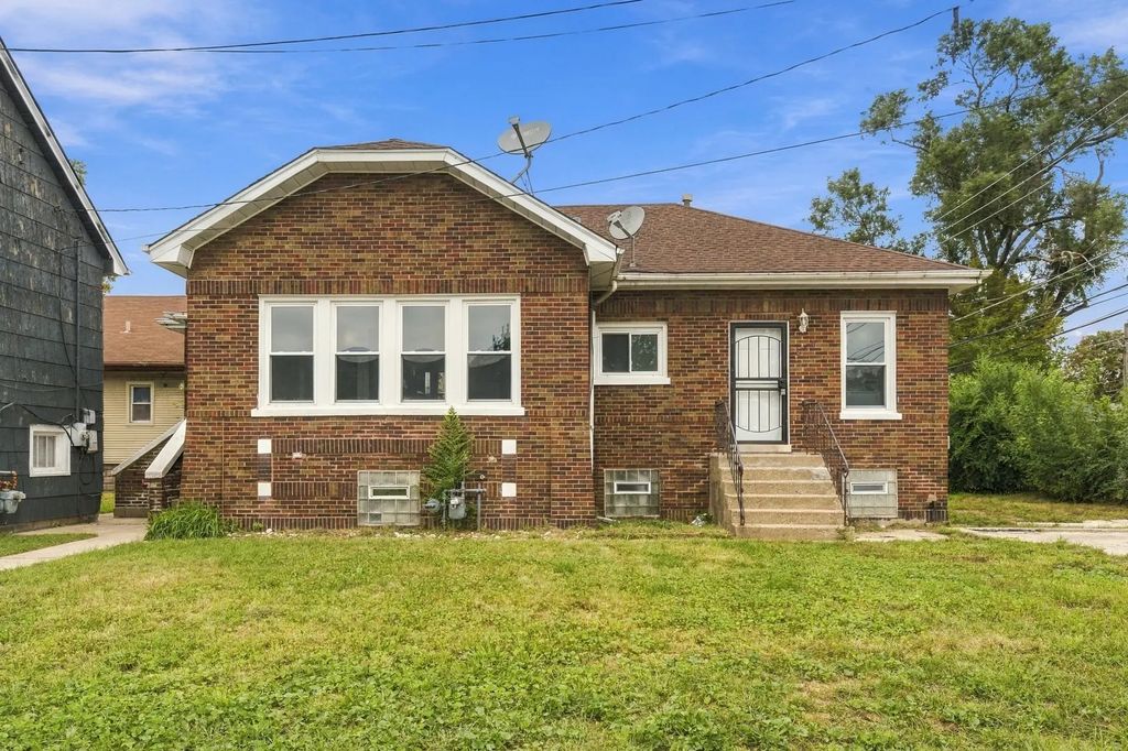 657 Freeland Avenue, Calumet City