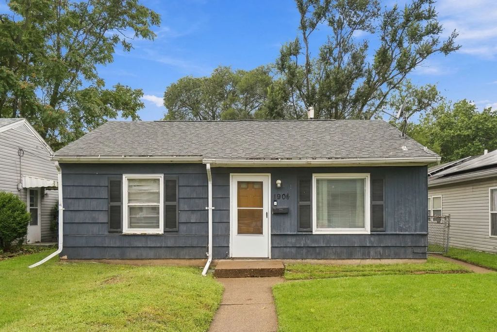 1904 9th Street -, Rock Island