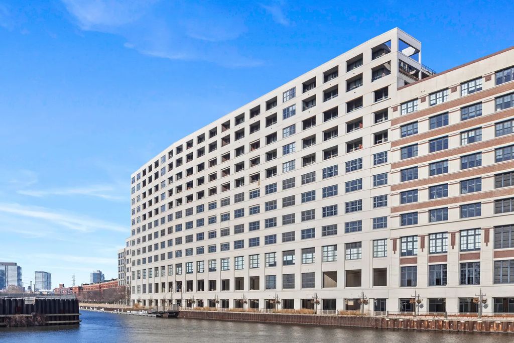 900 N Kingsbury Street 726, Chicago