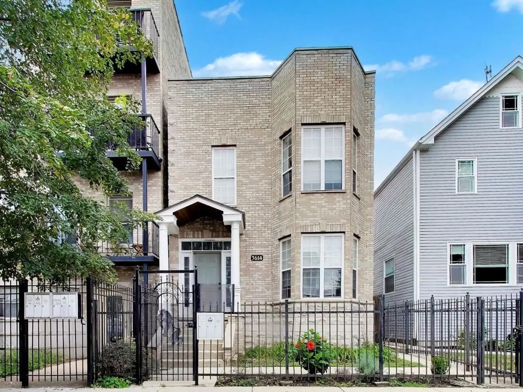 3614 W Shakespeare Avenue, Chicago