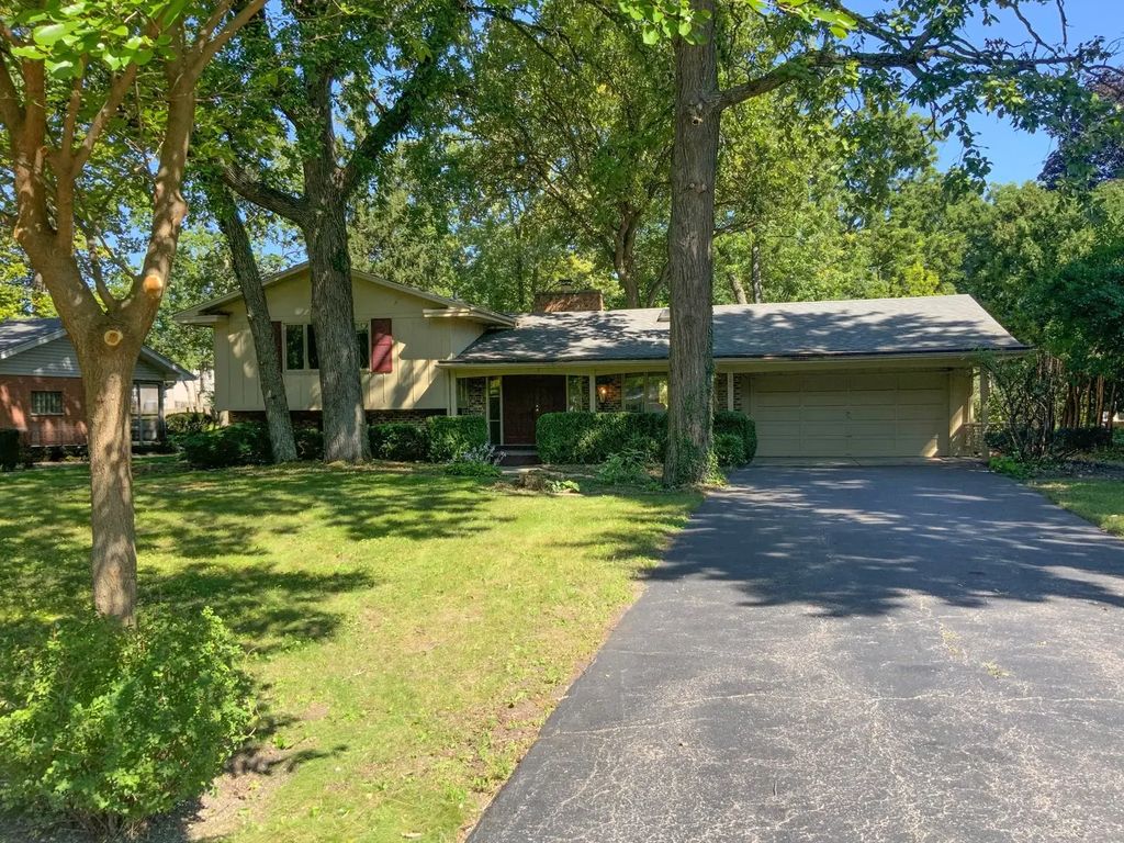 780 W Marywood Avenue, Aurora