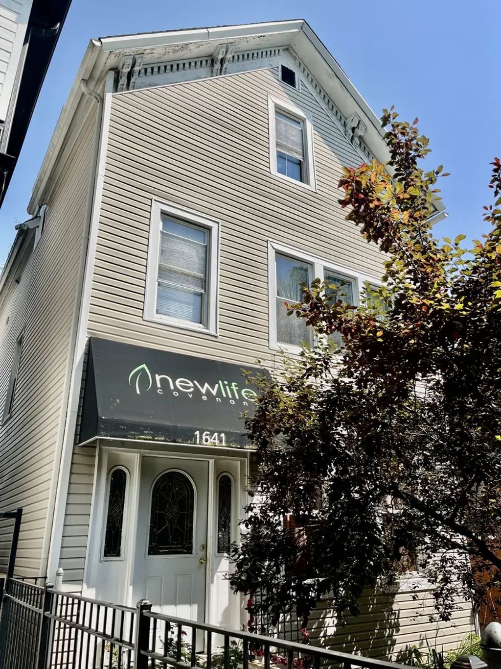 1641 N Mozart Street, Chicago