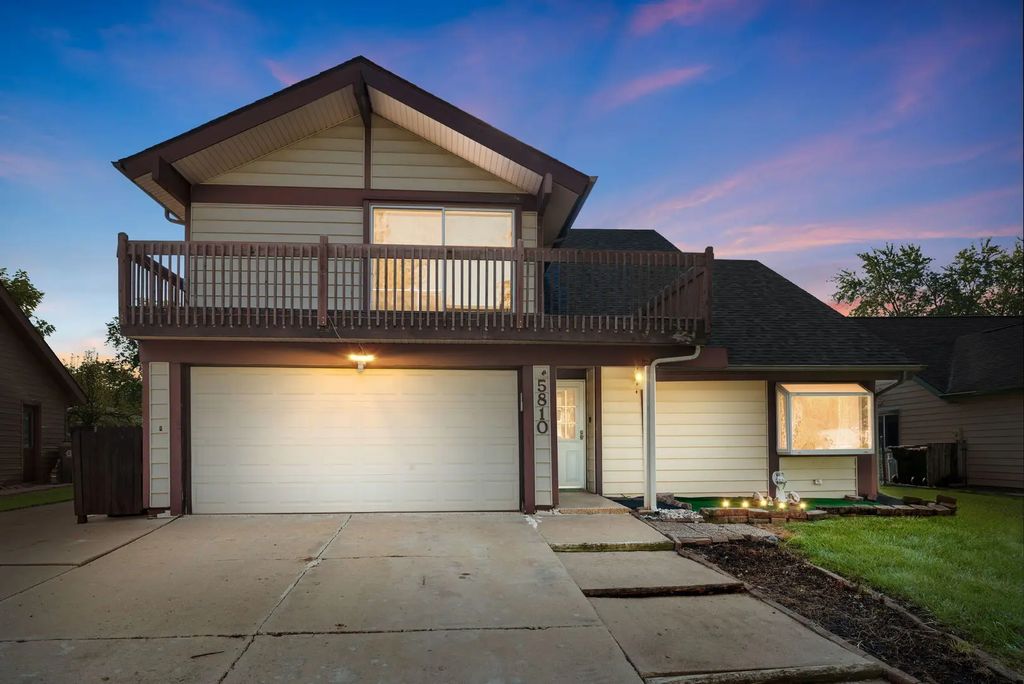 5810 Easton Court, Hanover Park