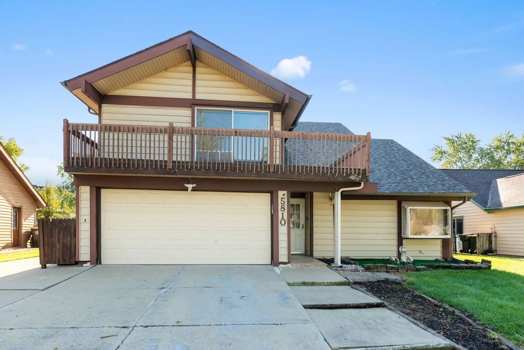 5810 Easton Court, Hanover Park