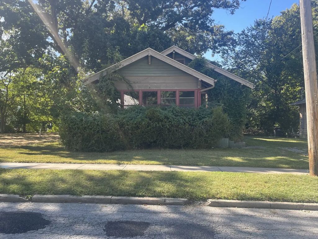 406 S Forest Avenue, Carbondale