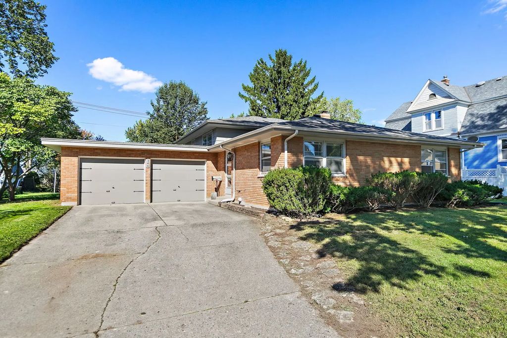 340 Illinois Street, Dundee