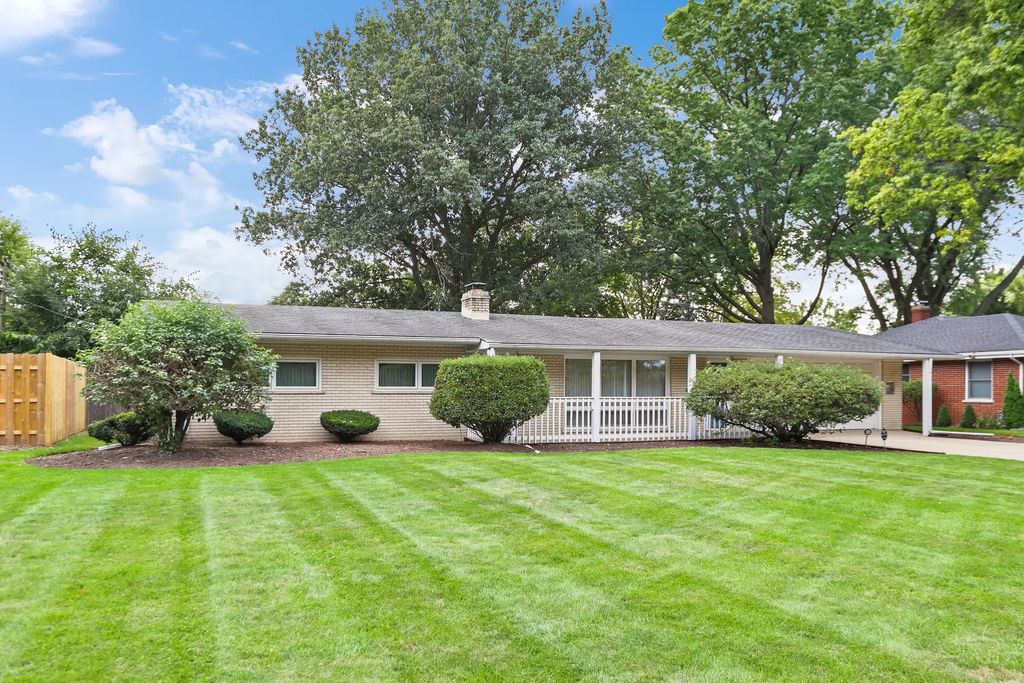 320 N Alfred Avenue, Elgin