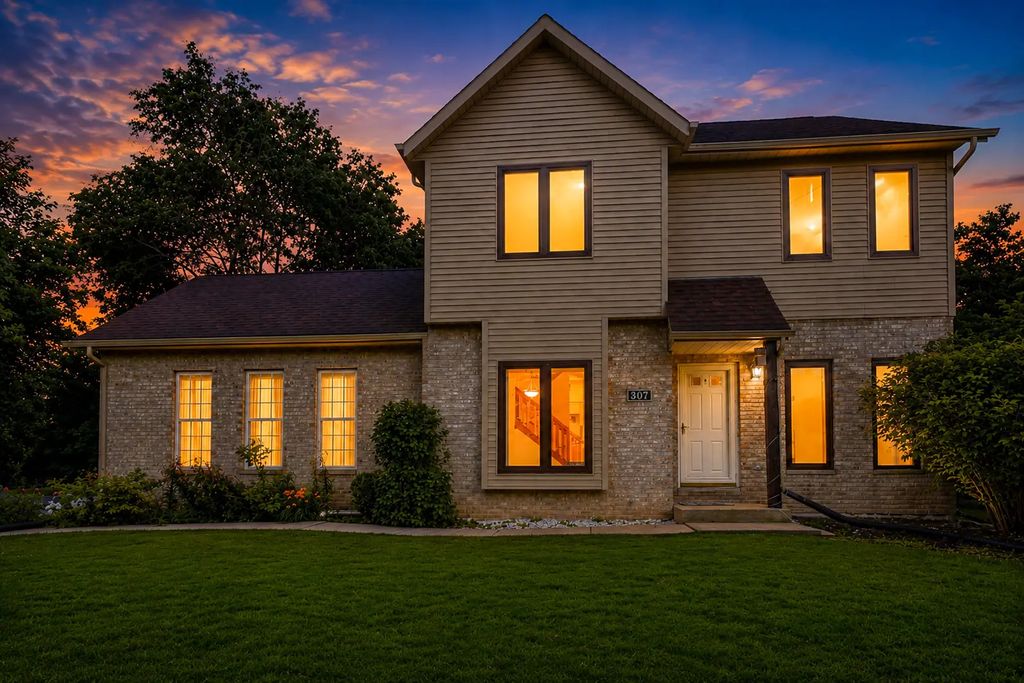 307 Blackstone Avenue, Willow Springs