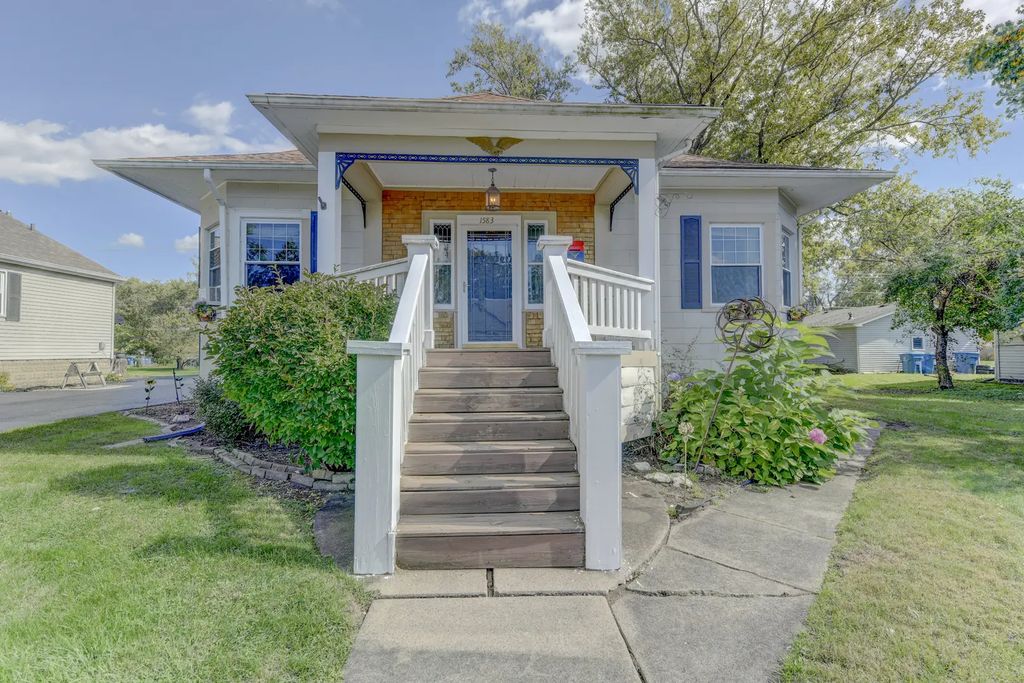 1583 East Avenue, Crete