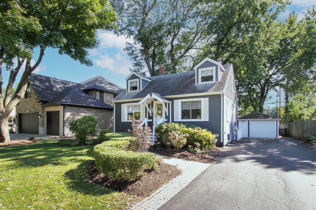 225 Indianapolis Avenue, Downers Grove