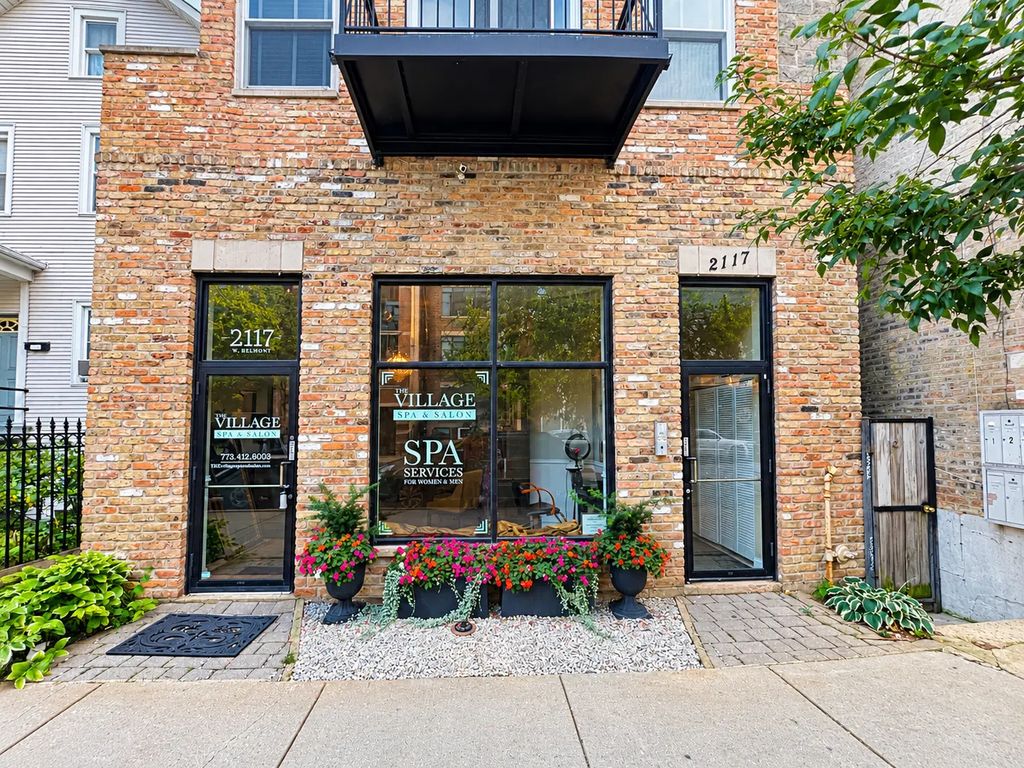 2117 W Belmont Avenue, Chicago