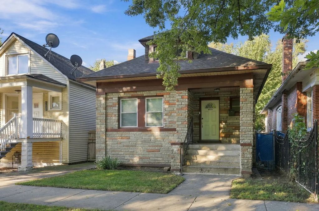 8020 S Muskegon Avenue, Chicago