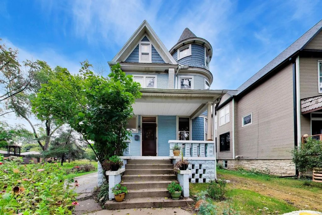 3841 Woodside Avenue, Brookfield