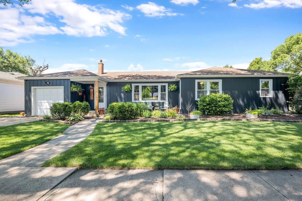 10120 S Kolin Avenue, Oak Lawn