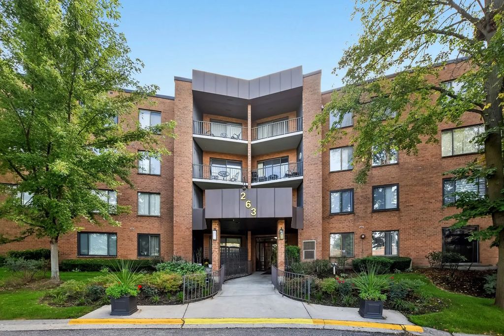 263 S Clubhouse Drive 312, Palatine