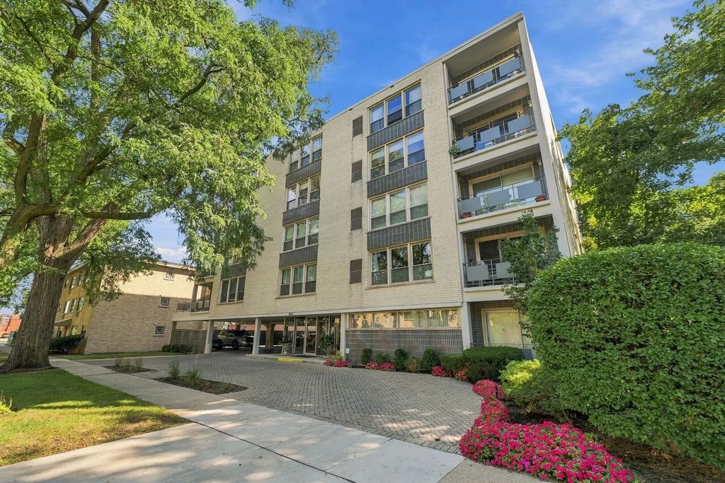 1535 Park Avenue 401, River Forest