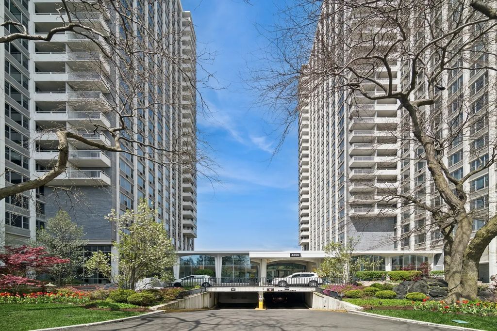 4250 N Marine Drive 705, Chicago