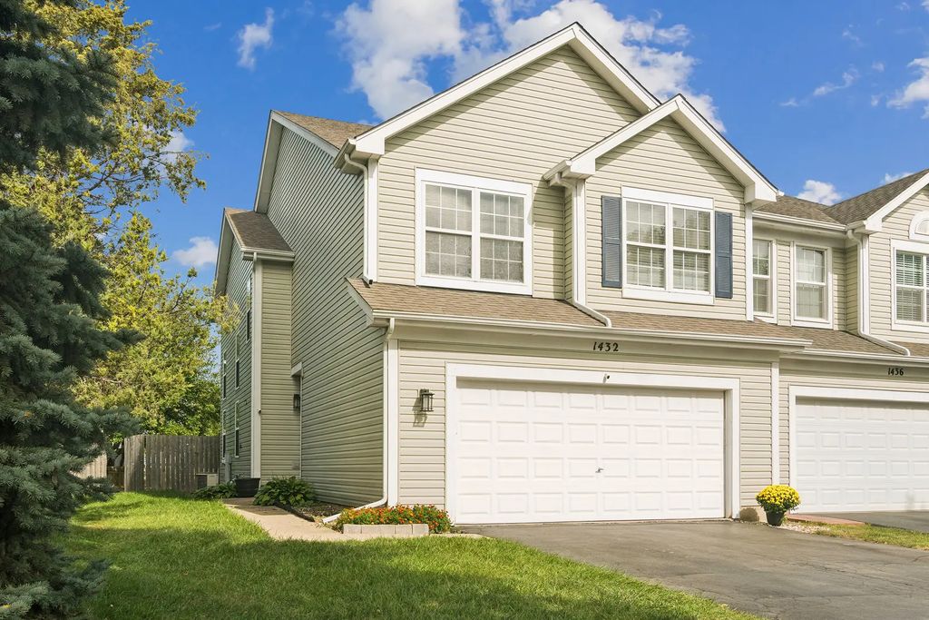 1432 Newport Lane, Mundelein