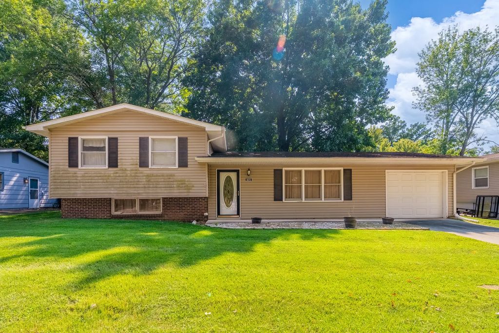 1815 W Freeman Street, Carbondale