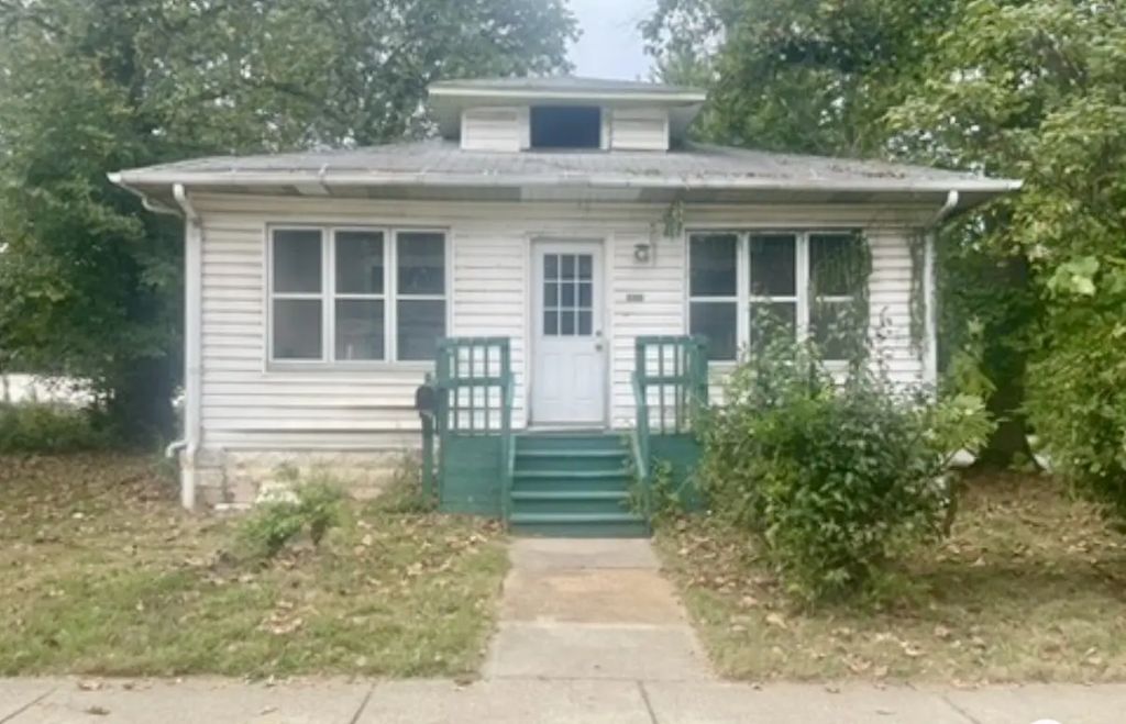 500 S Forest Avenue, Carbondale