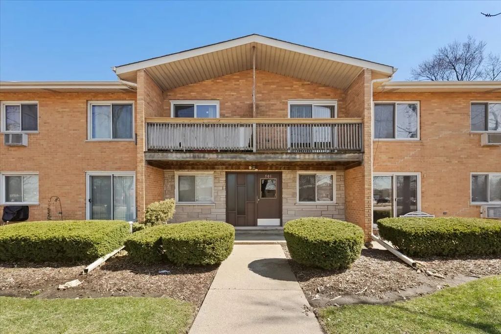 701 S Elmhurst Road H, Des Plaines