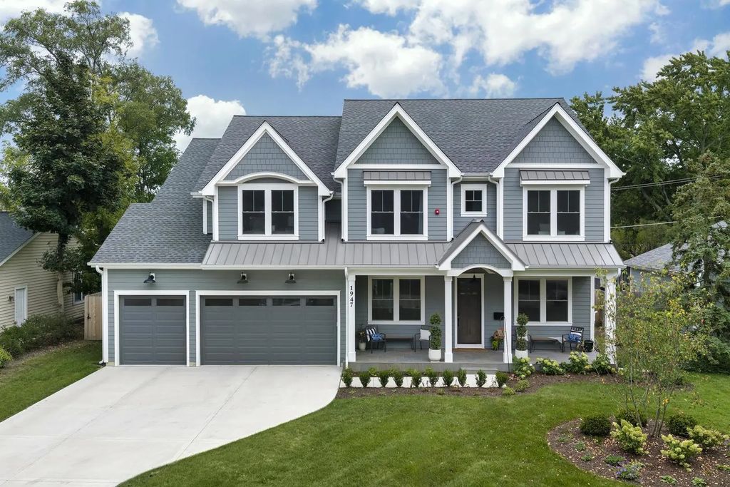1947 Summerton Place, Northbrook