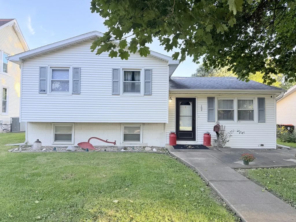 104 E North Street, LeRoy