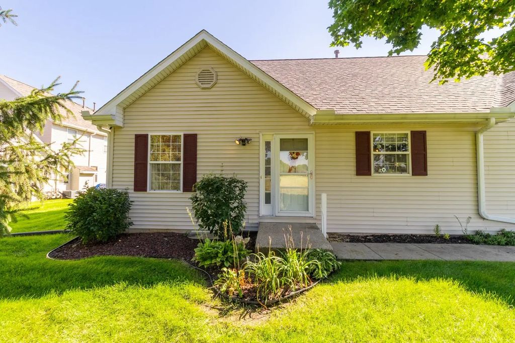 12032 Baneberry Drive 24, Roscoe