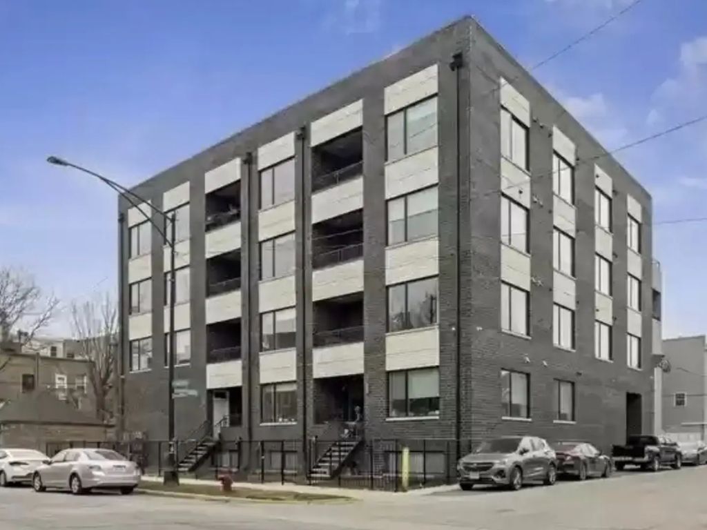 2303 W Wilcox Street 2s, Chicago